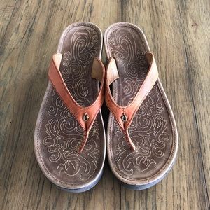 OluKai paniolo wedge sandal, size 8 EUC